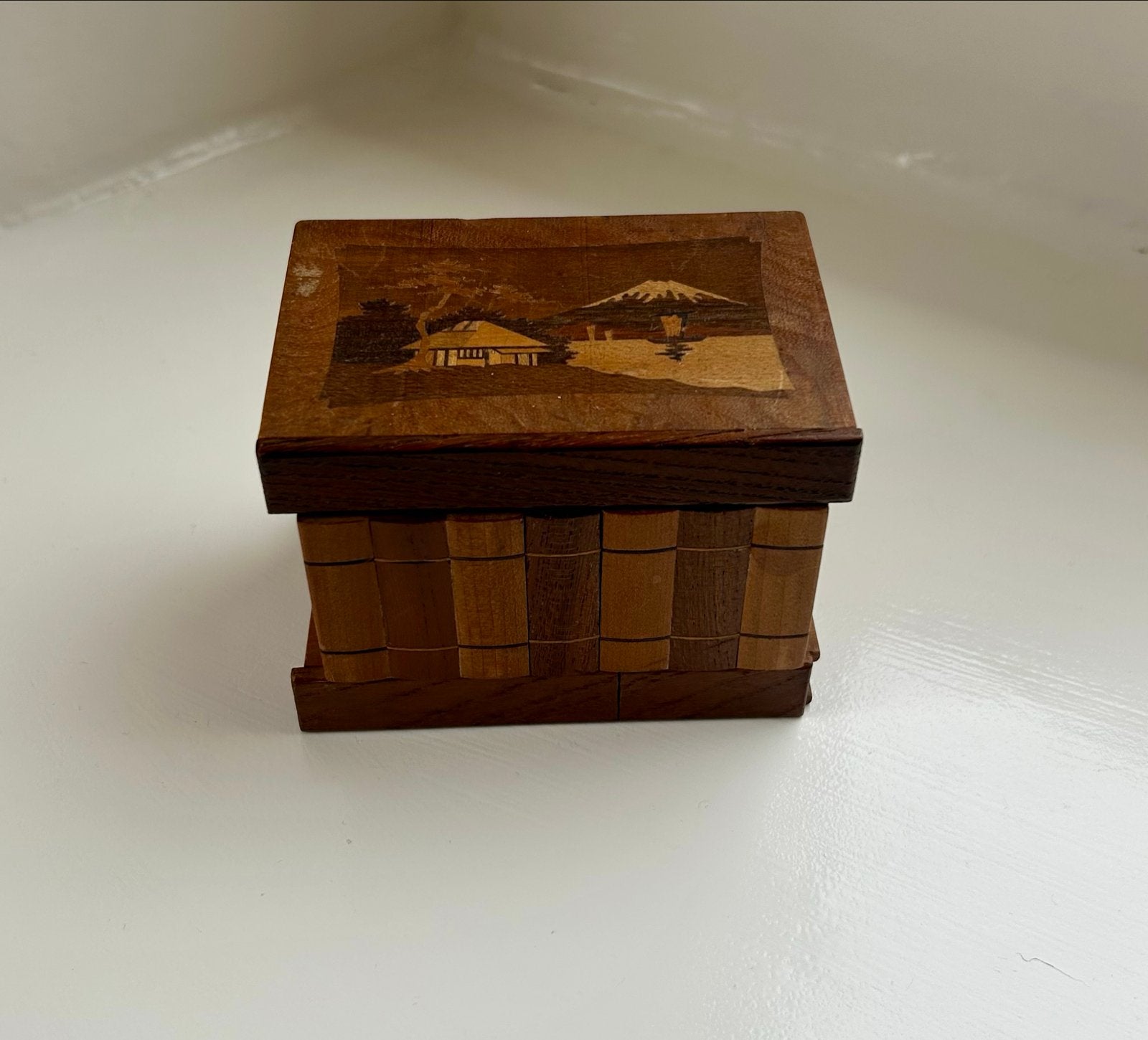 Japanse puzzeldoos ( vintage ) met Mount Fuji inlegwerk, Antiek en Kunst, Ophalen of Verzenden