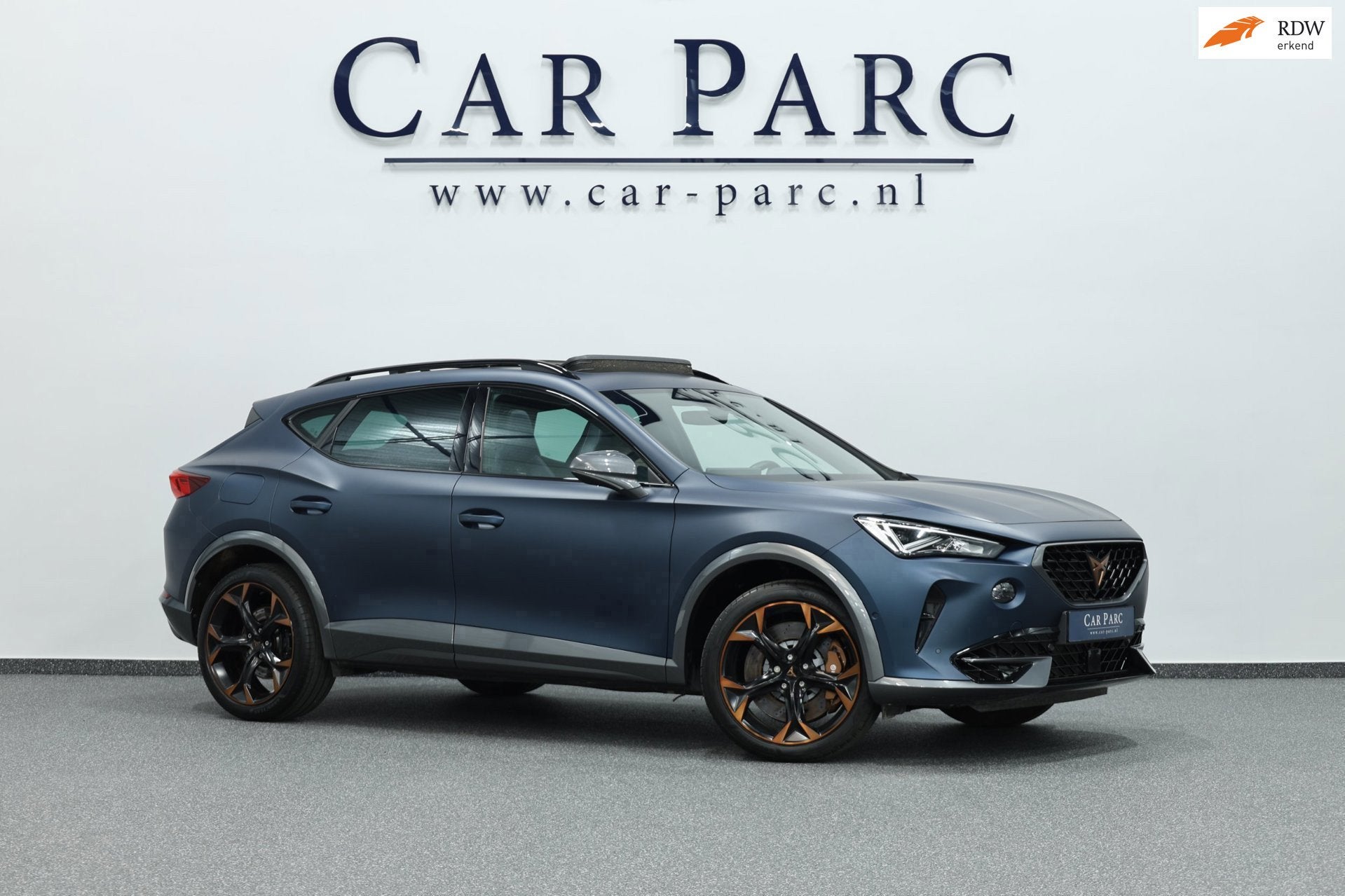 CUPRA Formentor 2.0 TSI 4DRIVE 310+PK MATT/LED/VIRTUAL/SFEER, Auto's, Automaat, Dealer onderhouden, 4 cilinders, Blauw