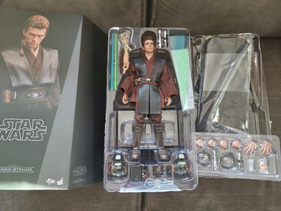 Hot Toys Anakin Skywalker Attack of the Clones Nieuwstaat, Verzamelen, Star Wars, Ophalen of Verzenden, Zo goed als nieuw, Actiefiguurtje