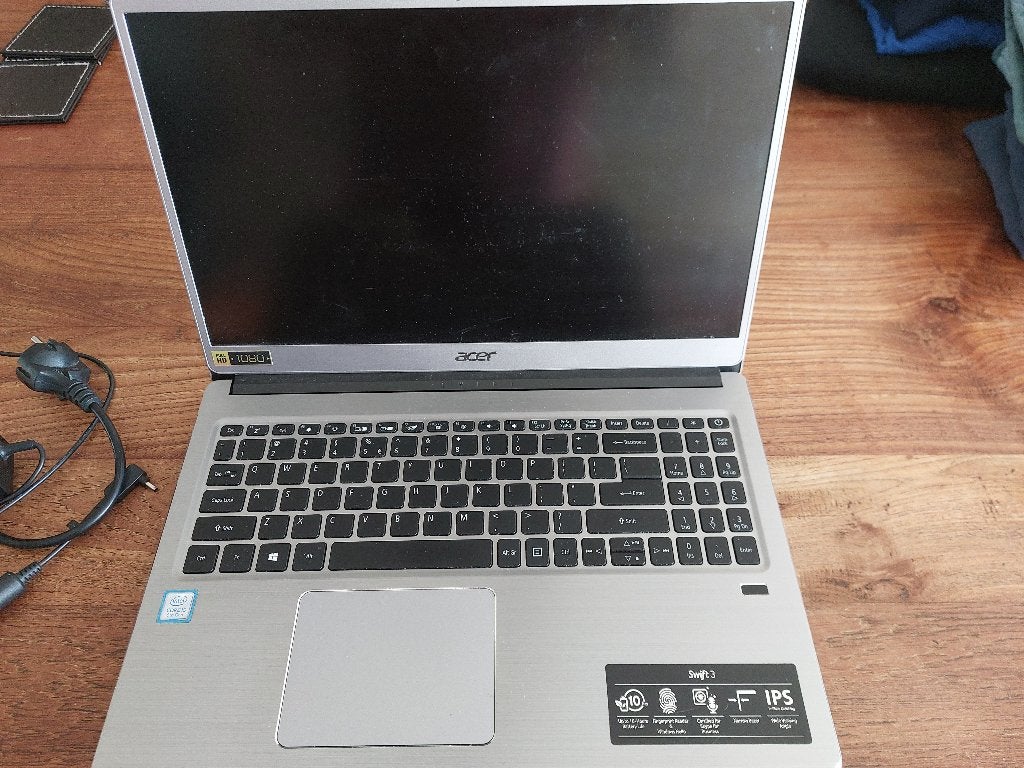 Acer Swift 3 laptop 15,6'' (model SF315-52), 8 GB, Minder dan 2 Ghz, Zo goed als nieuw, SSD