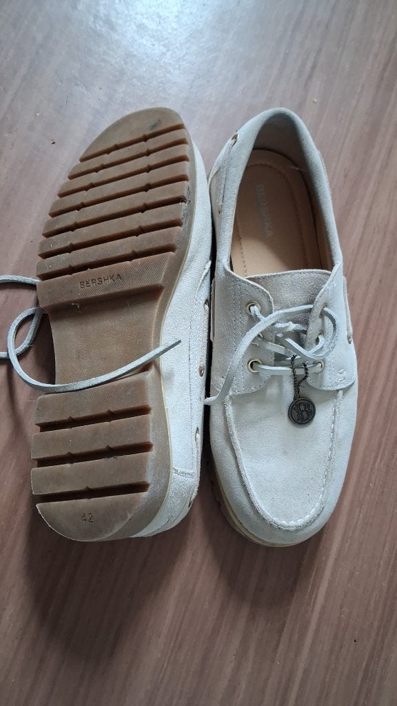 Schoenen maat 42, Ophalen, Zo goed als nieuw, Bershka