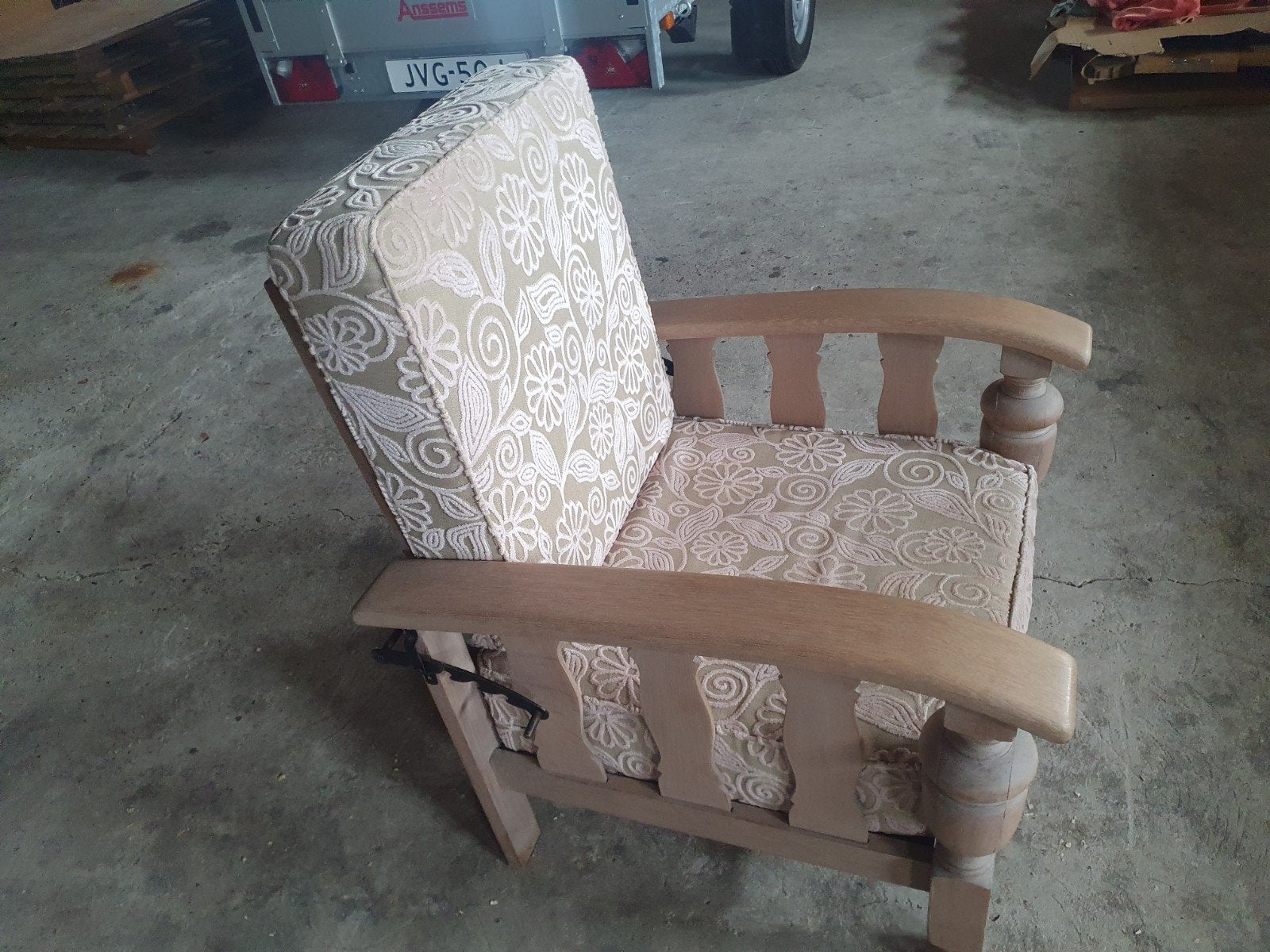 Comfortabele houten verstelbare fauteuil met bloemenprint ku, Huis en Inrichting, Stoelen, Ophalen, Gebruikt, Stof, Eén