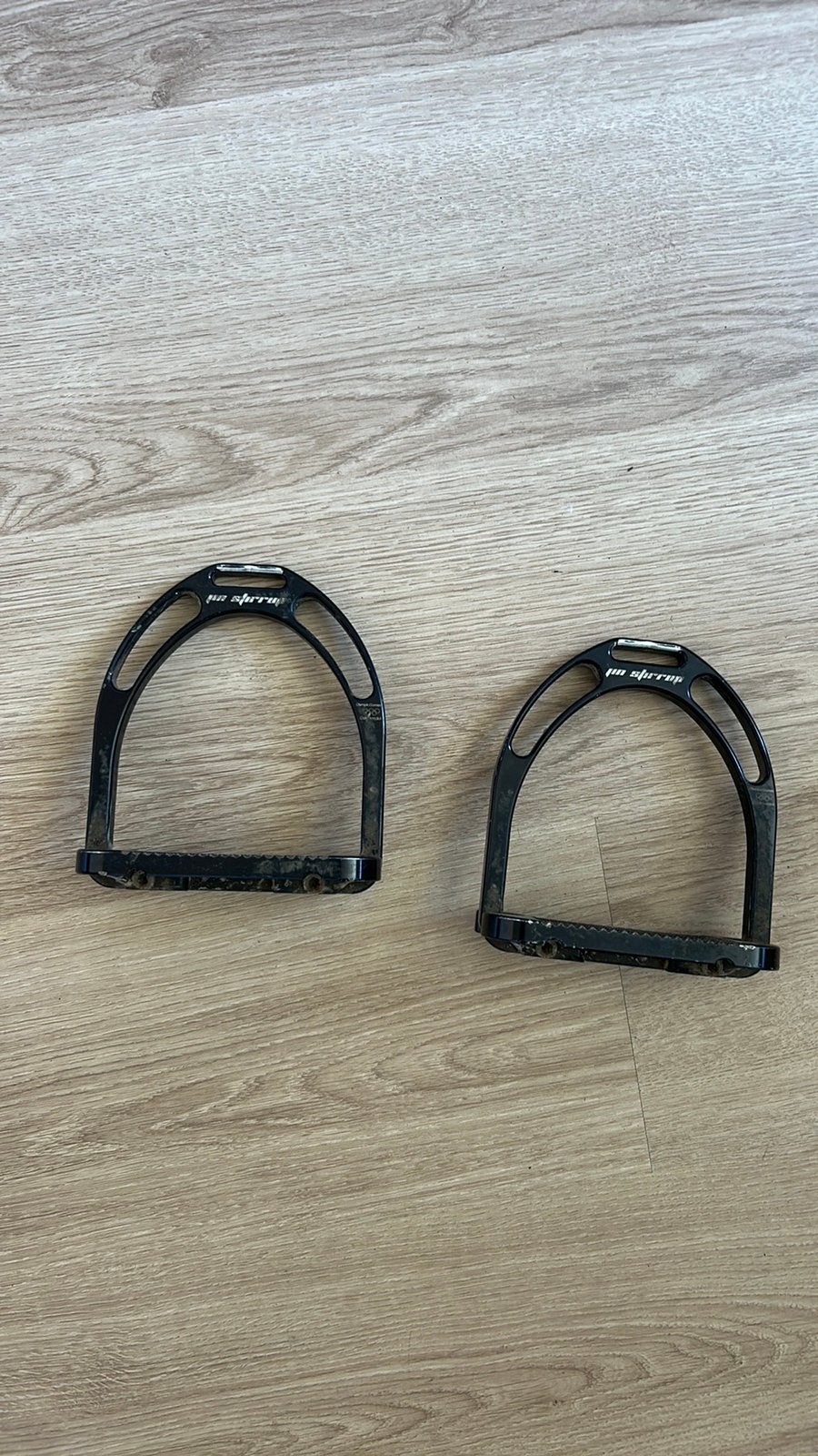 Zwarte Jin Stirrup steigbeugels, Dieren en Toebehoren, Ophalen of Verzenden, Zo goed als nieuw
