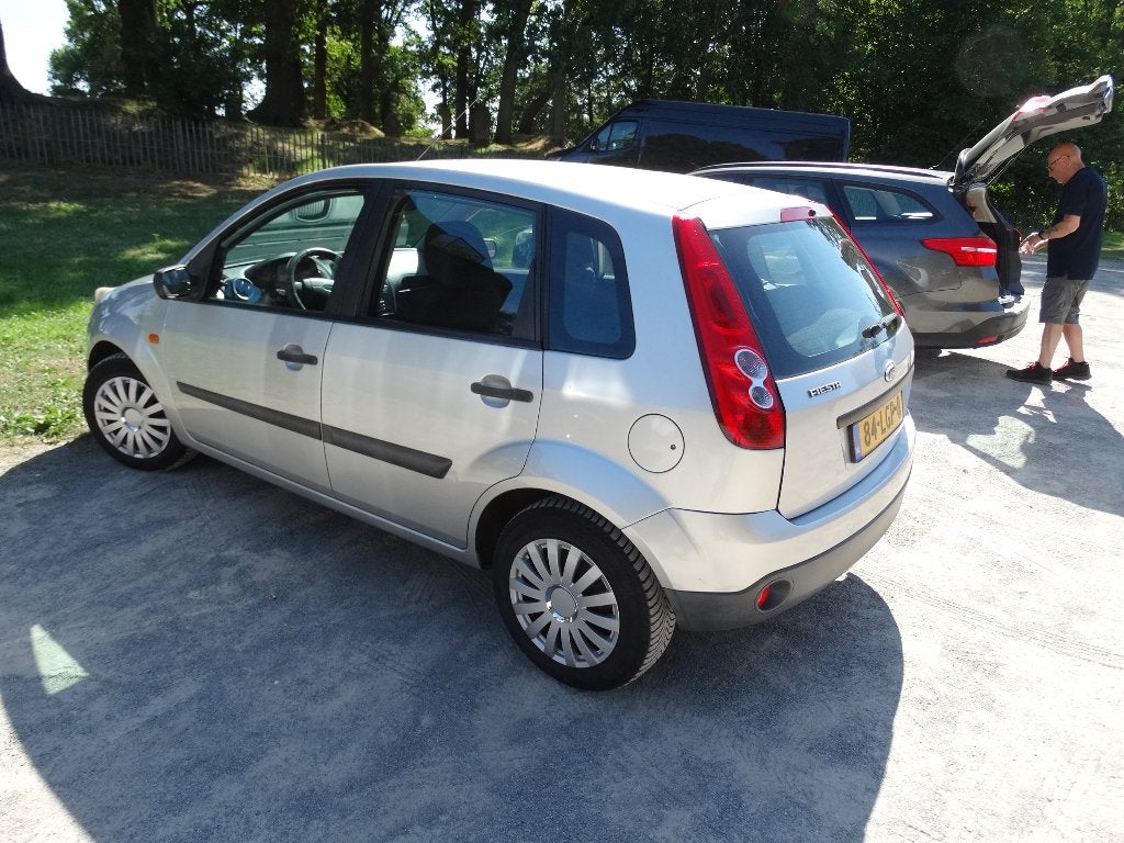 Ford Fiësta 1.3 8V 5DR 2007 Grijs, 1299 cc, Stof, 40 €/maand, Zwart