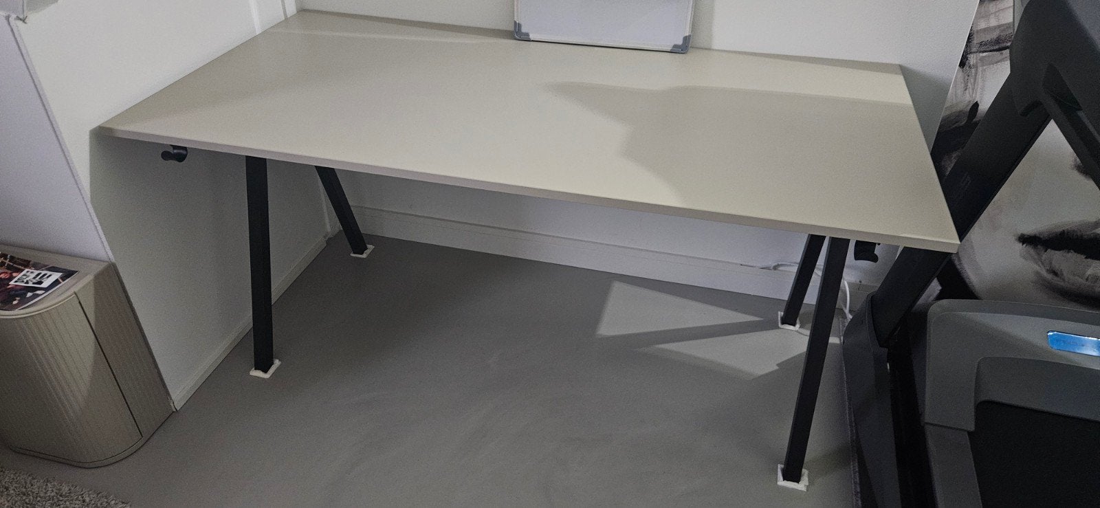 Ruim Bureau 160x80 cm - Ideaal voor Thuiswerkplek, Ophalen, Spaanplaat of MDF, Zo goed als nieuw, Computerbureau