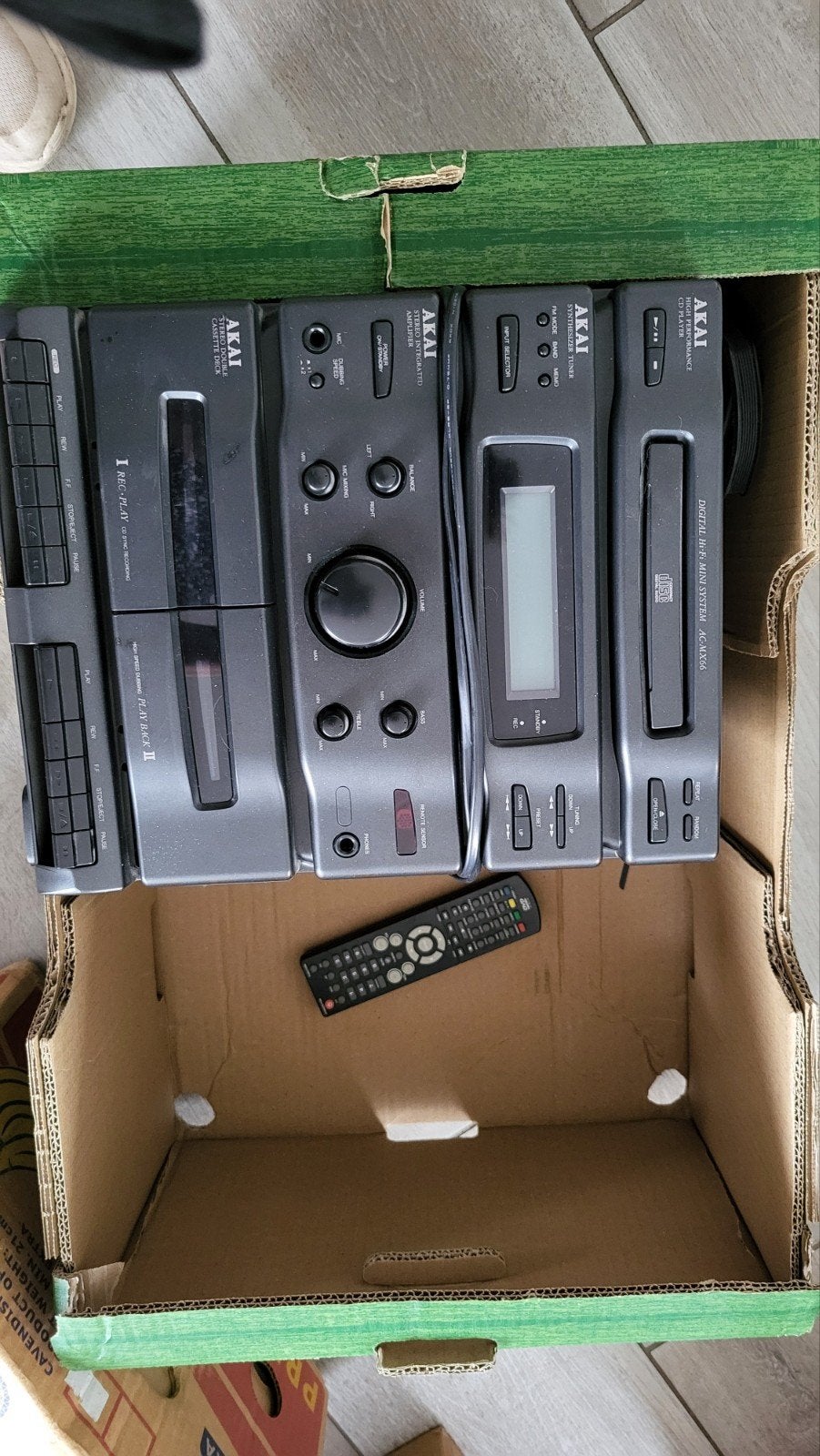 Akai Stereo Toren met Afstandsbediening - Compleet Systeem, Gebruikt, Tuner of Radio, Akai, Losse componenten