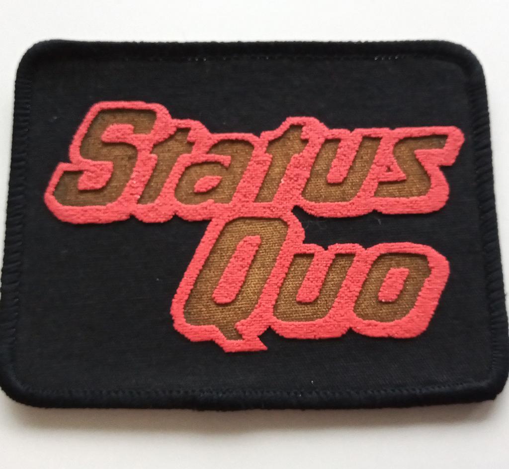 Status Quo vrij zeldzame vintage 80's rubber logo patch s61, Verzenden, Nieuw, Kleding