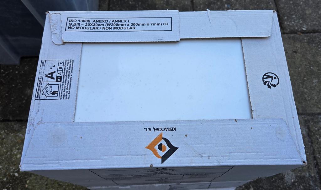 Keracom 20x30 witte tegels glans 4 m2, Ophalen, Nieuw, 20 tot 40 cm, Minder dan 5 m²