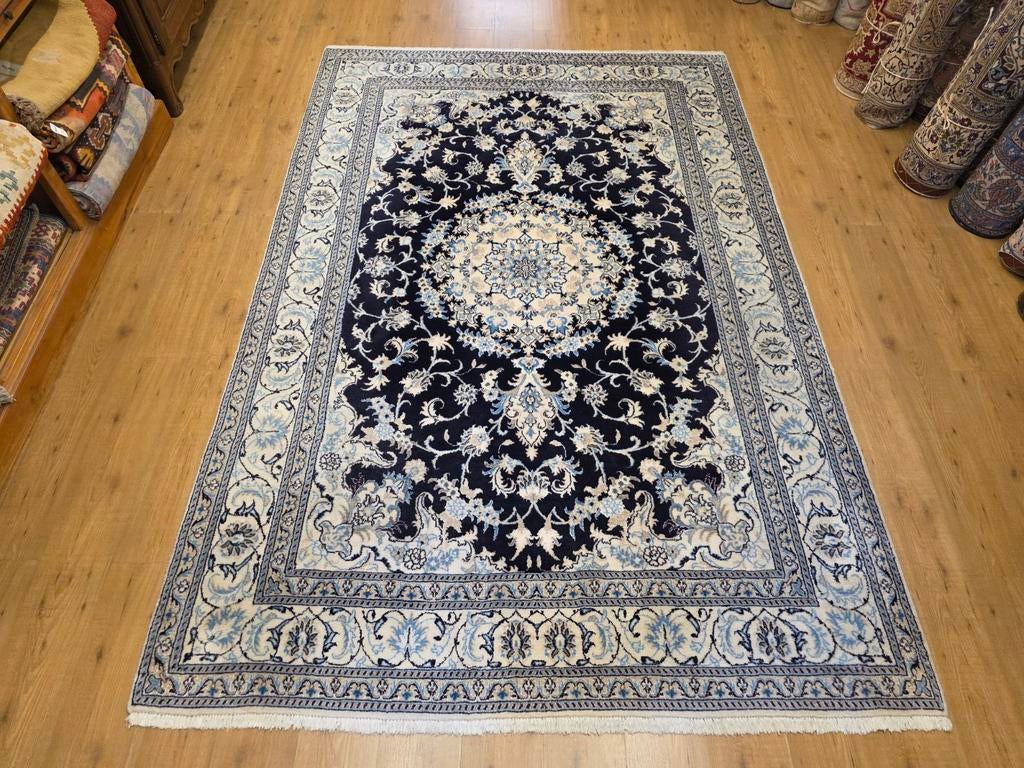 Vintage handgeknoopt perzisch tapijt nain 294x194, Info@SlatsAntiek.nl, Tweedehands, Perzisch, 150 tot 200 cm