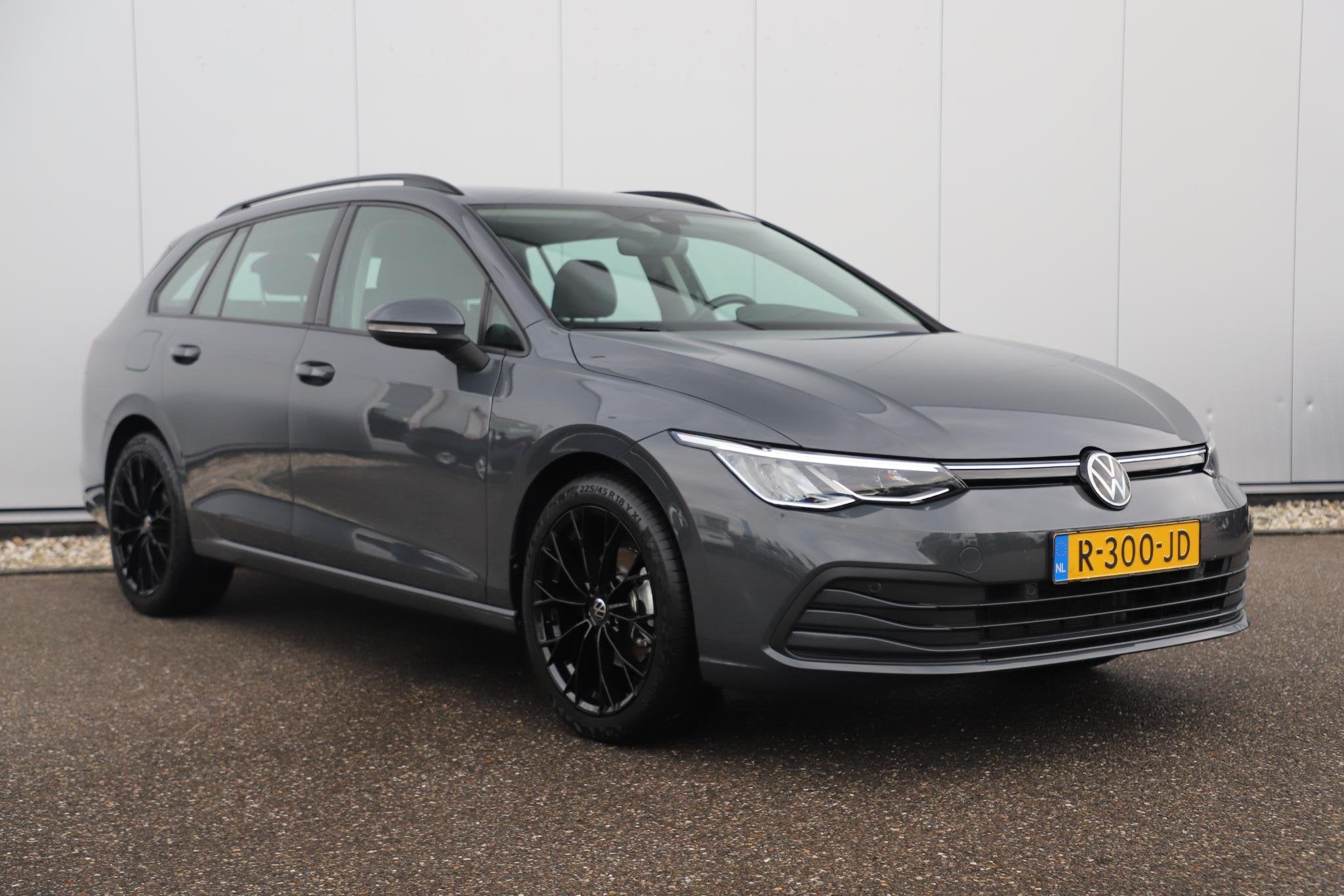 Volkswagen Golf Variant 1.0 TSI Life 18 inch R-Line Look Vel, Stof, Gebruikt, Met garantie (alle), Automatische klimaatregeling