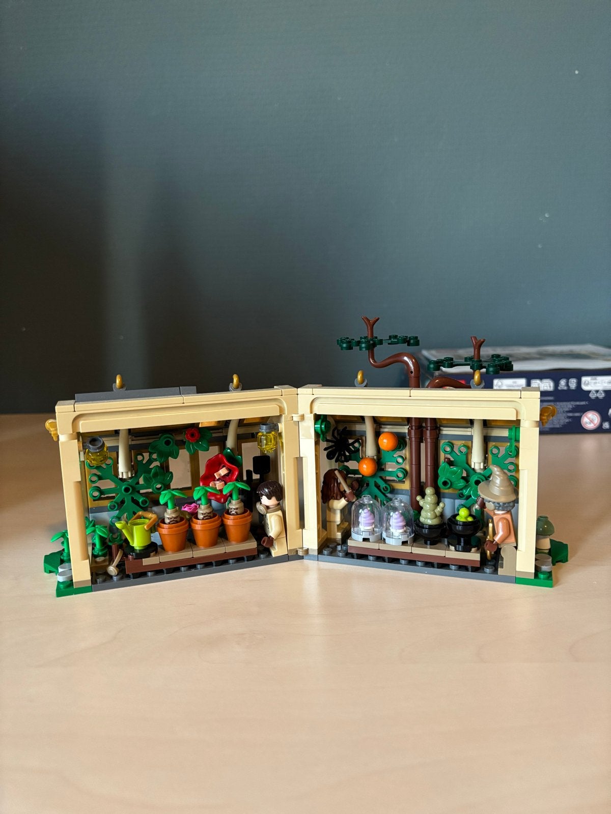 LEGO Harry Potter 76445 Hogwarts Kasteel Kruidenkunde Kas, Lego, Harry Potter, Ophalen of Verzenden, Zo goed als nieuw