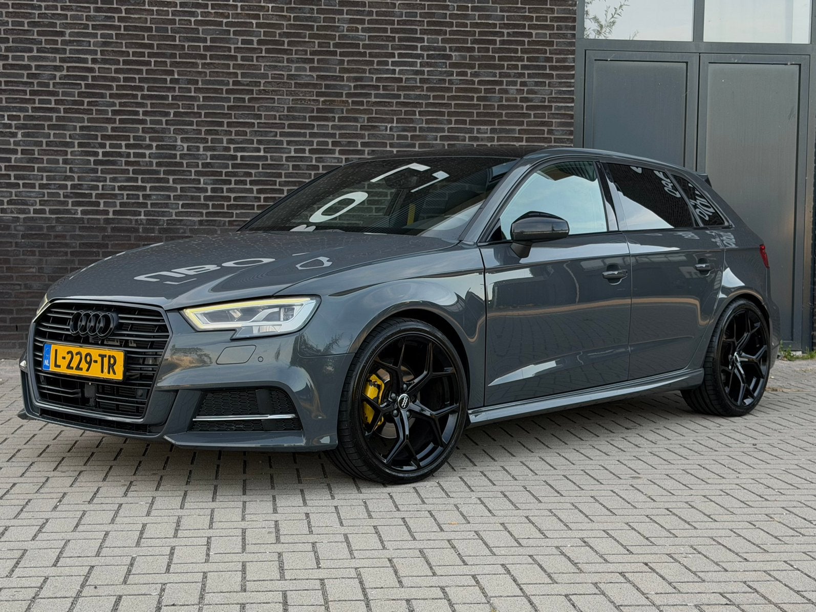 Audi A3 1.5 TFSI CoD 3x S-Line Virtual Pano Massage LED, 1498 cc, 4 cilinders, 650 kg, Particulier