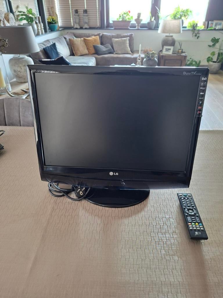 LG Flatron M2294D., 50 Hz, Ophalen of Verzenden, Zo goed als nieuw, 100 cm of meer