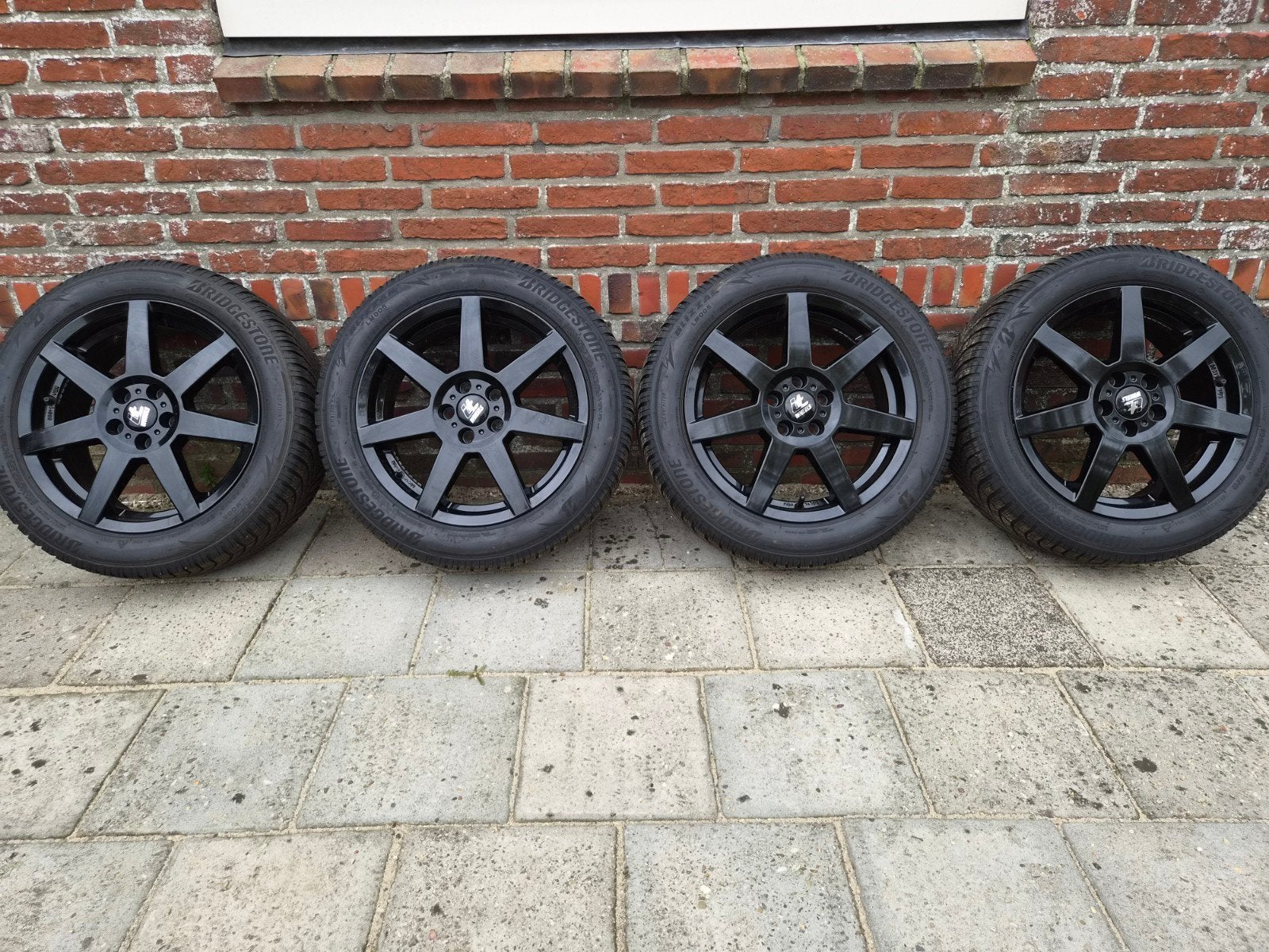 Winterbanden set 5x100 TPMS Toyota Yaris 16" Blizzak LM005, Auto-onderdelen, Ophalen, Gebruikt, 16 inch, Banden en Velgen