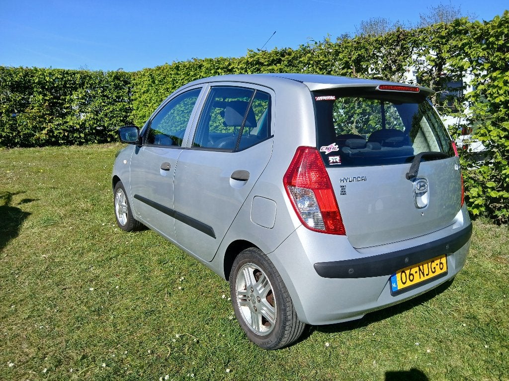 Hyundai i10 1.1 I 5DR 2010 Grijs, Auto's, Stof, 31 €/maand, 4 cilinders, 400 kg