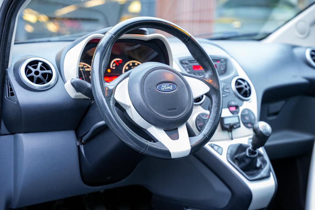 Ford Ka 1.2 Titanium X, Auto's, Ford, Voorwielaandrijving, Stof, Gebruikt, 1242 cc