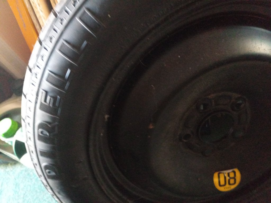 Pirelli Thuiskomer Ford Focus C-max reserveband, Ophalen