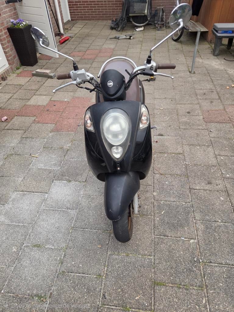 SYM Mio 50cc 4-takt - Blauw kenteken, rijdt 55 km/u, Fietsen en Brommers, Mio, Gebruikt, Ophalen of Verzenden, Benzine