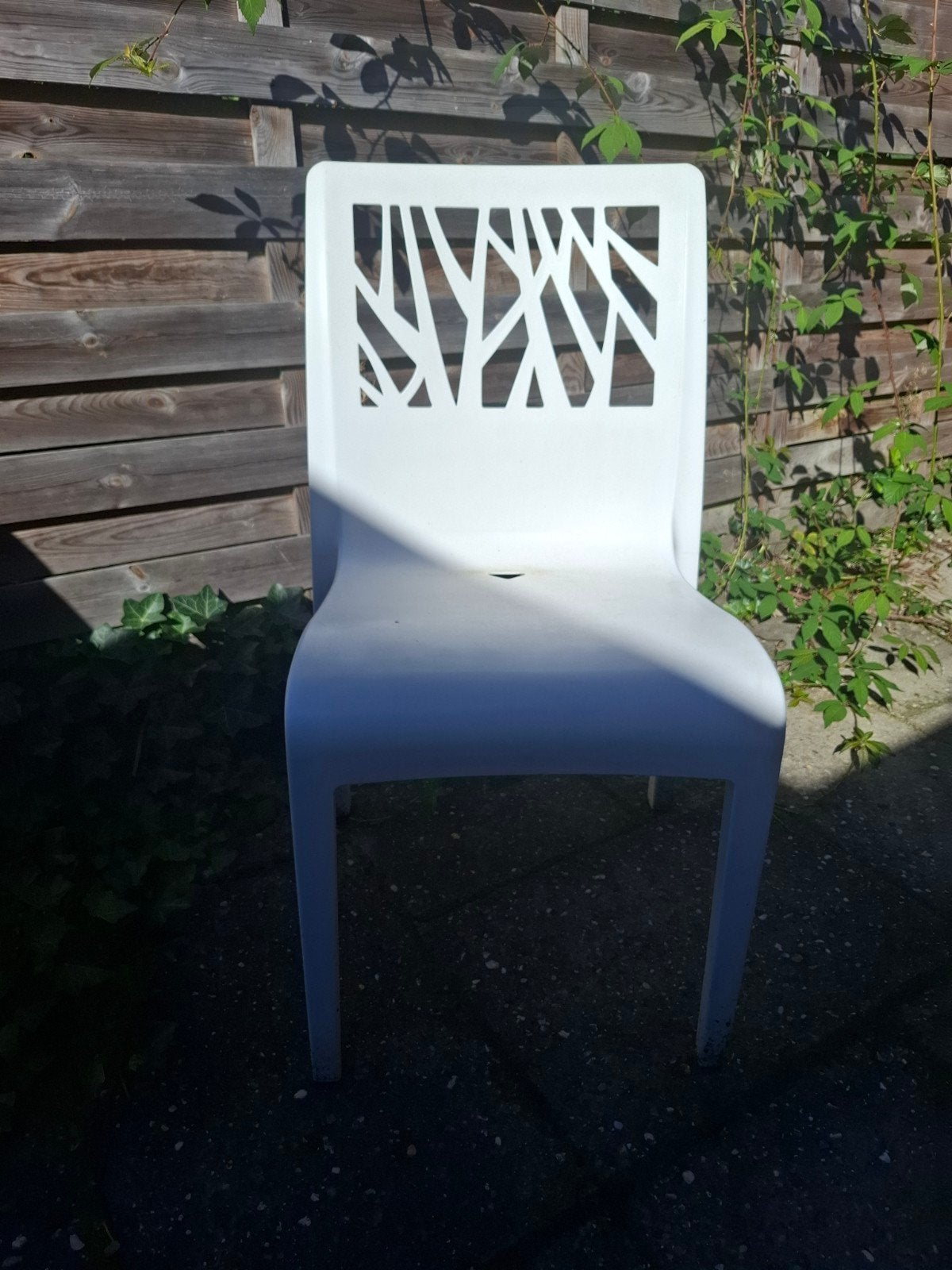 Twee tuinstoelen - gratis af te halen, Ophalen of Verzenden, Gebruikt, Kunststof, Stapelbaar