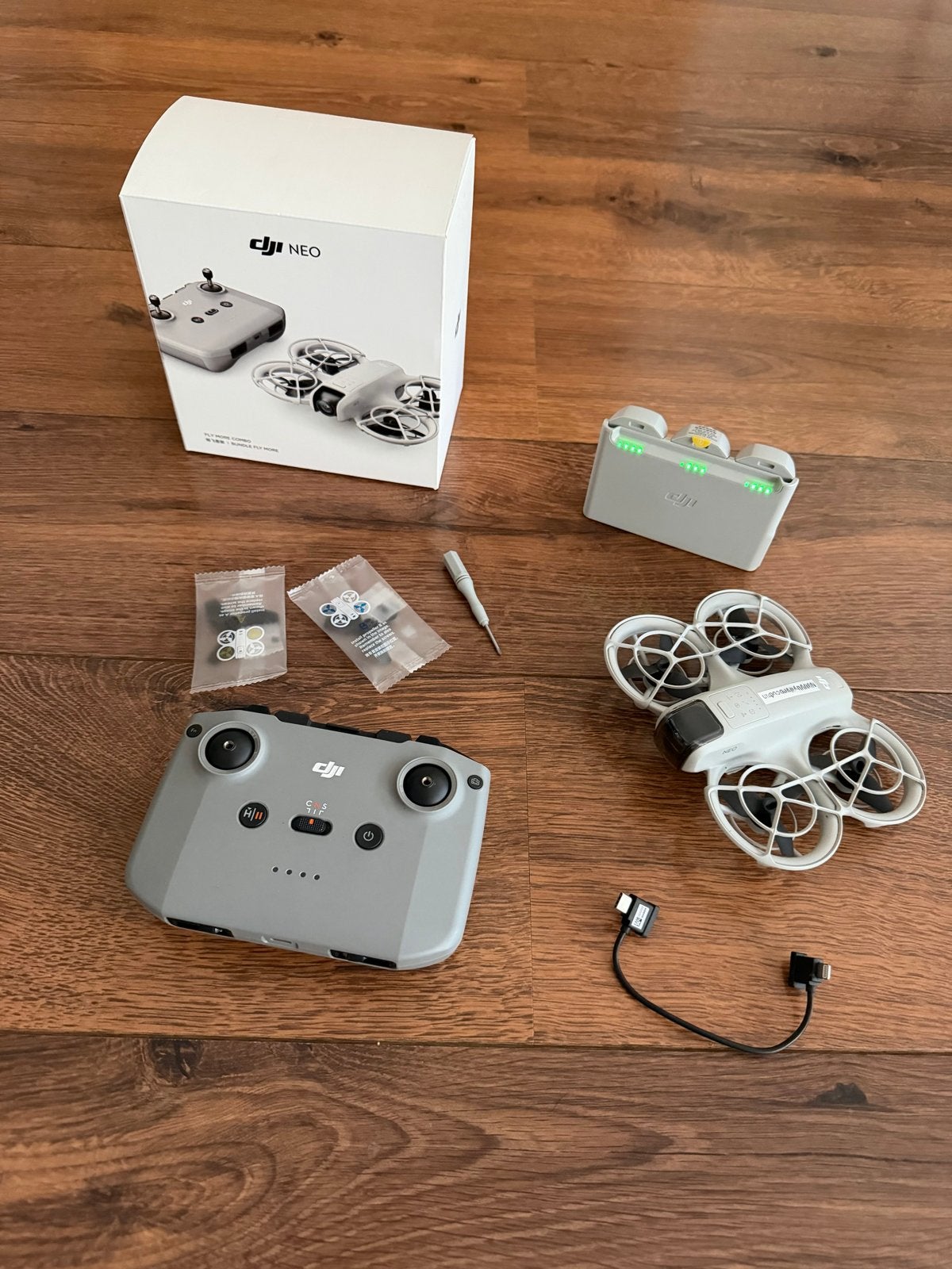 DJI Neo Fly More Combo 1 jaar care refresh Zo goed als nieuw, 250 tot 900 gram, Cameradrone, Zo goed als nieuw, 1 tot 5 kilometer