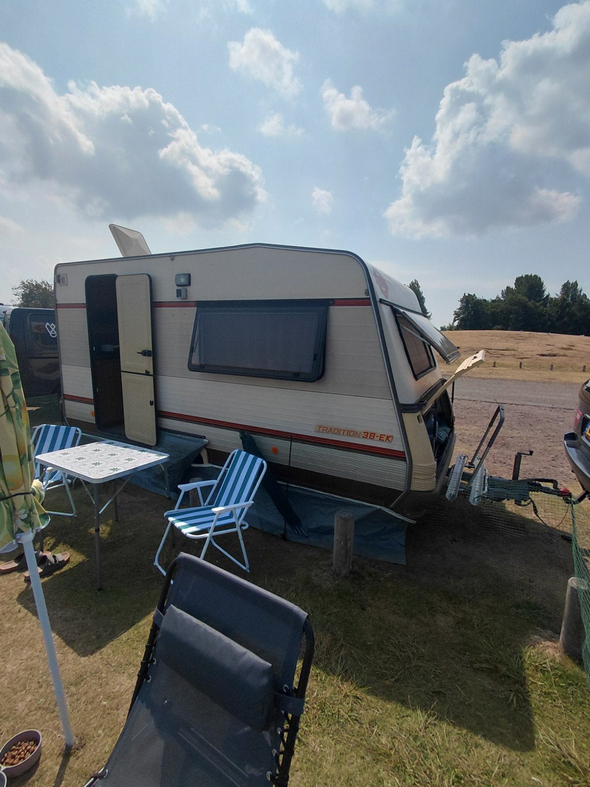 2 persoons Gruau compleet met papieren en voortent, Caravans en Kamperen, Overige merken, Schokbreker, Tot en met 2, Bedrijf