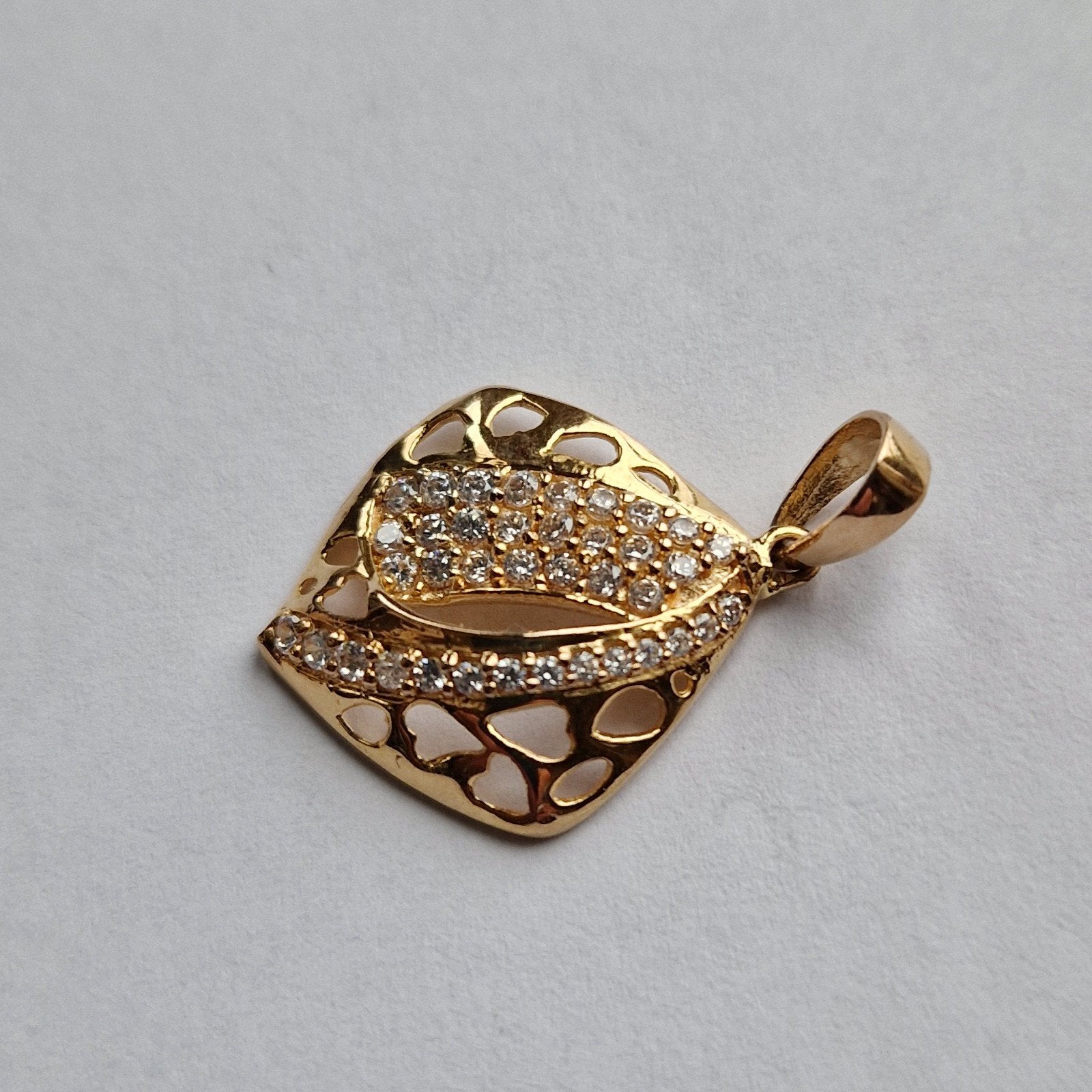Moderne 14k Geelgouden Hanger met Zirkonia Vis Design, Ophalen of Verzenden, Zo goed als nieuw, Goud, Goud