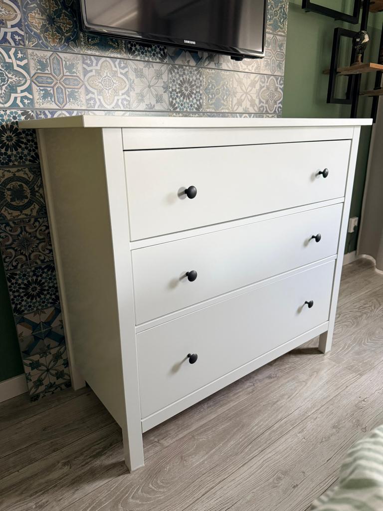 Hemnes ladekast - als nieuw!, Huis en Inrichting, Kasten | Ladekasten, Ophalen, 100 tot 150 cm, Nieuw, 3 of 4 laden