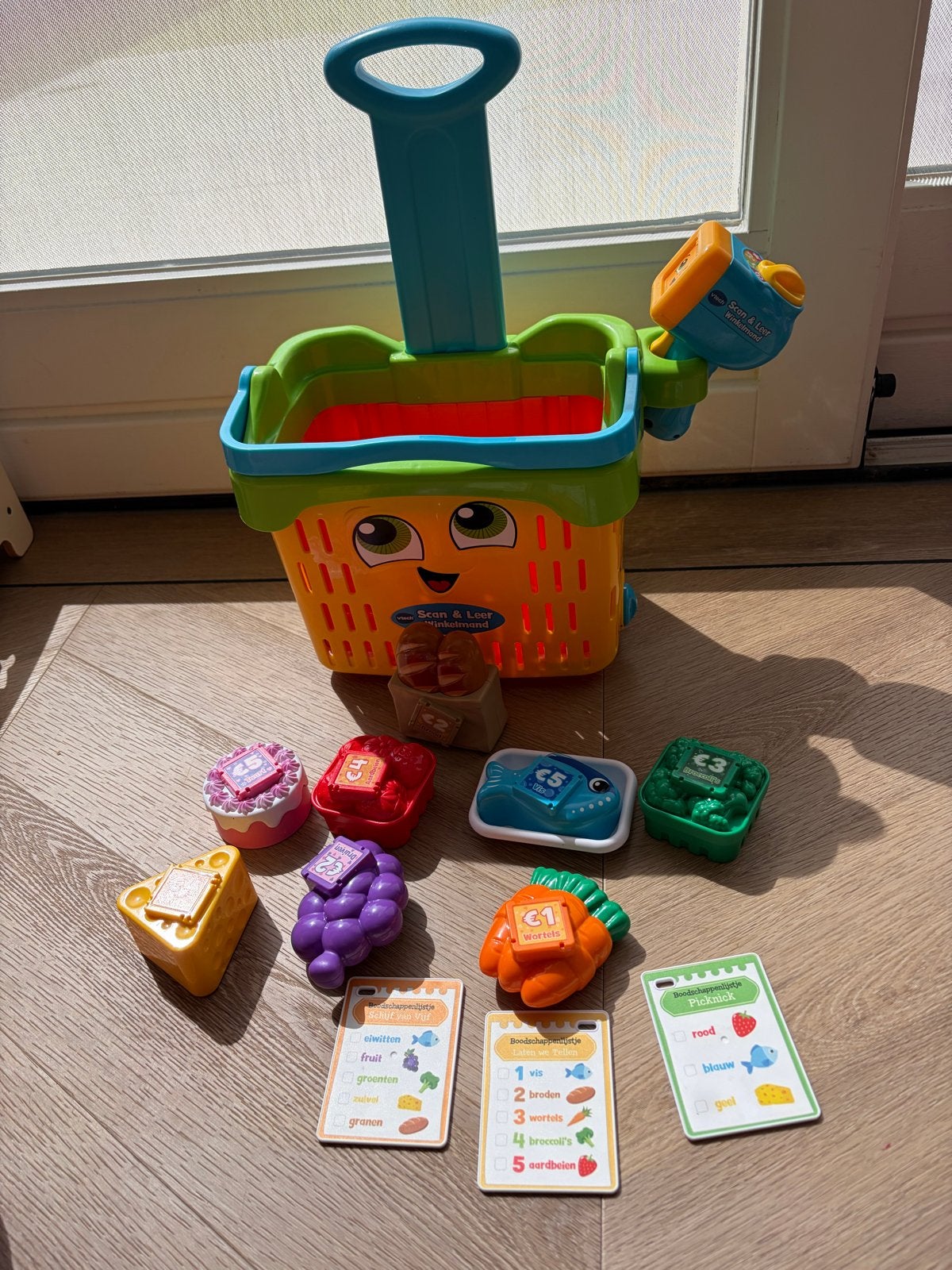 VTech Scan & Leer Winkelmandje met accessoires, Kinderen en Baby's, Ophalen, Zo goed als nieuw, Ontdekken, Met licht
