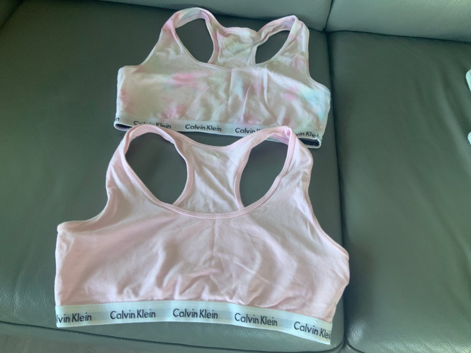 Twee roze CALVIN KLEIN hemdjes 164 heel klein prijsje, Kinderen en Baby's, Kinderkleding | Maat 164, Ophalen of Verzenden, Zo goed als nieuw