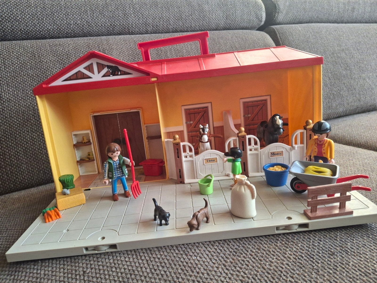 Playmobil meeneem Paardenstal met accessoires, Ophalen of Verzenden, Gebruikt, Jongen of Meisje