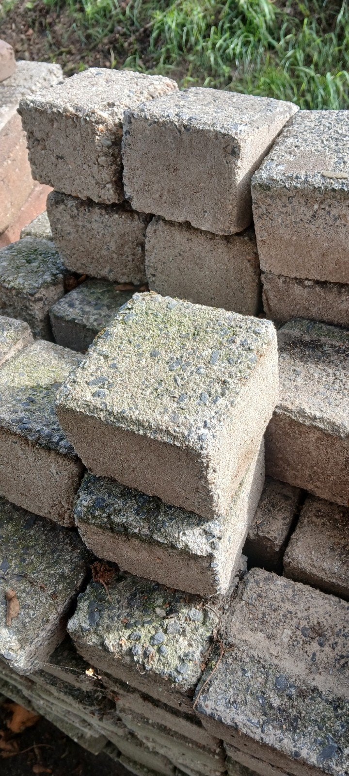 Grijze betonklinker 10,5x10,5cm 8cm dik 580 stuks 6m2, Ophalen, Beton, Klinkers