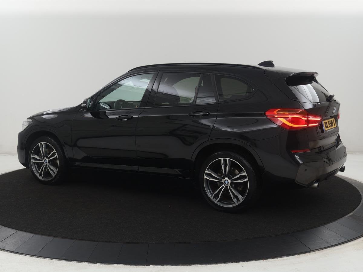 BMW X1 sDrive20i High Executive M-sport | Leder | Memory | H, 1998 cc, Zwart, Bedrijf, Automatische klimaatregeling