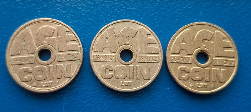3 x Age Coin LBT - Sigaretten Vending Token LBT, Postzegels en Munten, Verzenden, Overige materialen