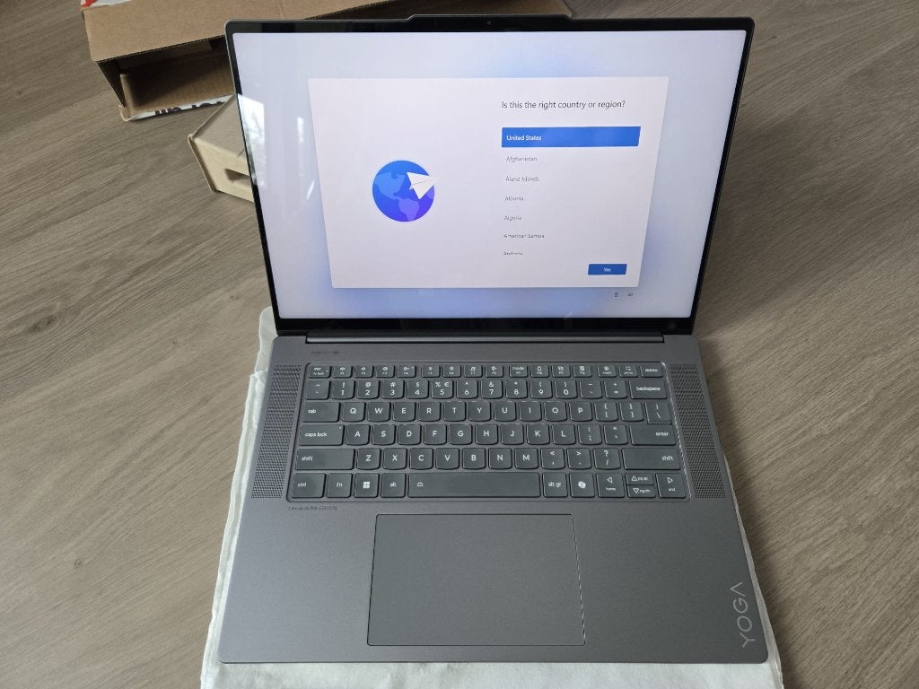 Lenovo Yoga Slim 7 Aura 32GB/1TB – absolute nieuwstaat, Computers en Software, Ophalen, Met touchscreen, Zo goed als nieuw, Intel Core Ultra 7