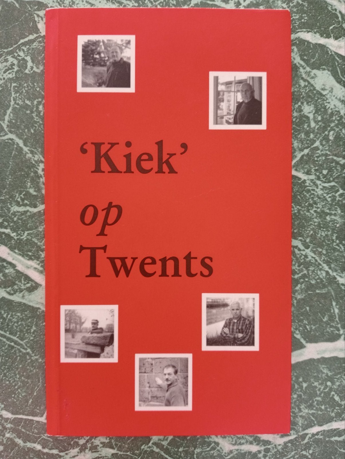 Kiek op Twents: Verhalen en Gedichten in Twents Dialect, Ophalen of Verzenden, Gelezen, Diverse auteurs (o.a. Herman Finkers, Thea Kroese)