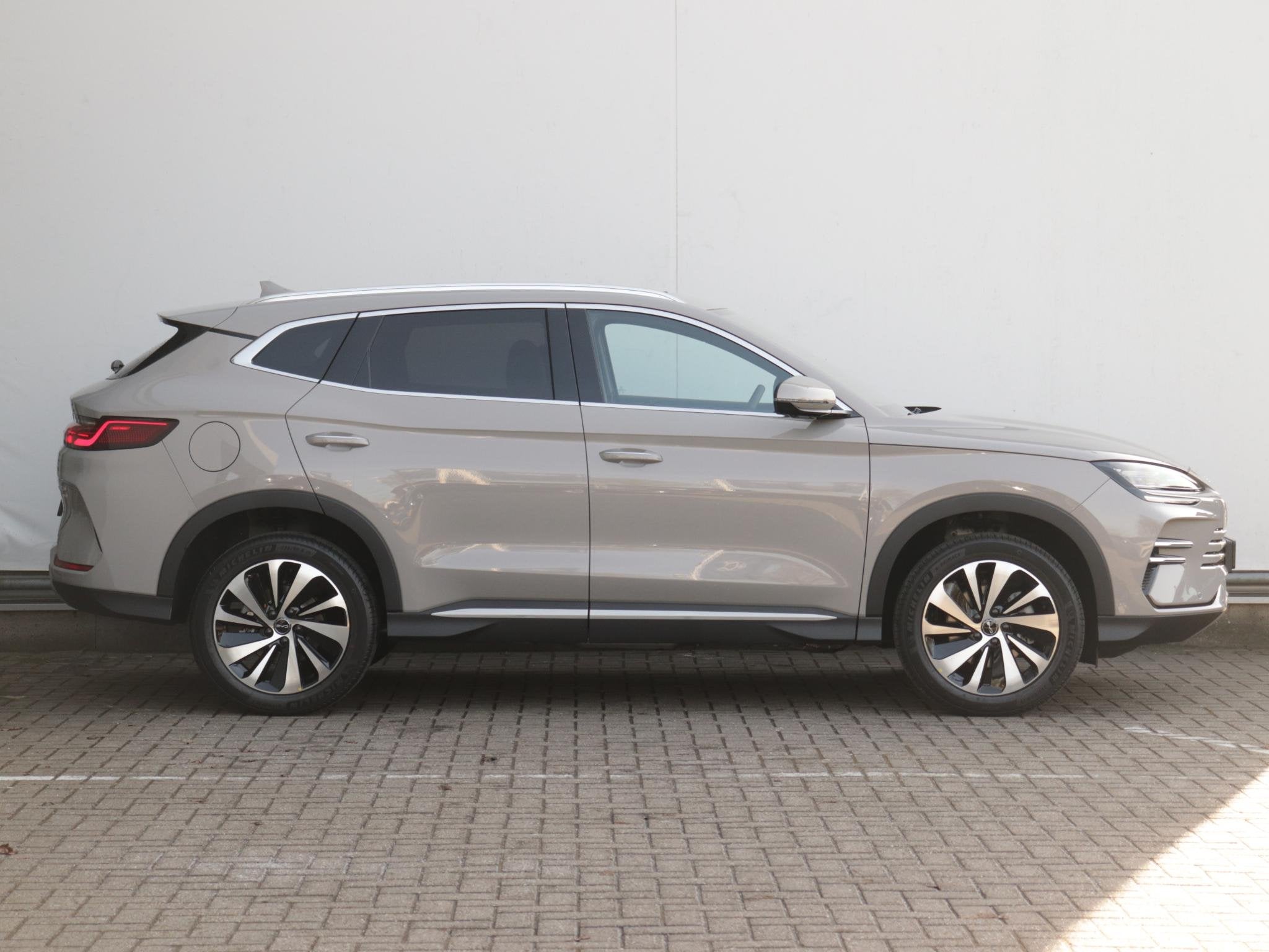 BYD SEAL U 1.5 DM-i FWD Boost | BYD Dealer | €3000 korting, Auto's, BYD, Seal U, 1498 cc, 4 cilinders, Nieuw