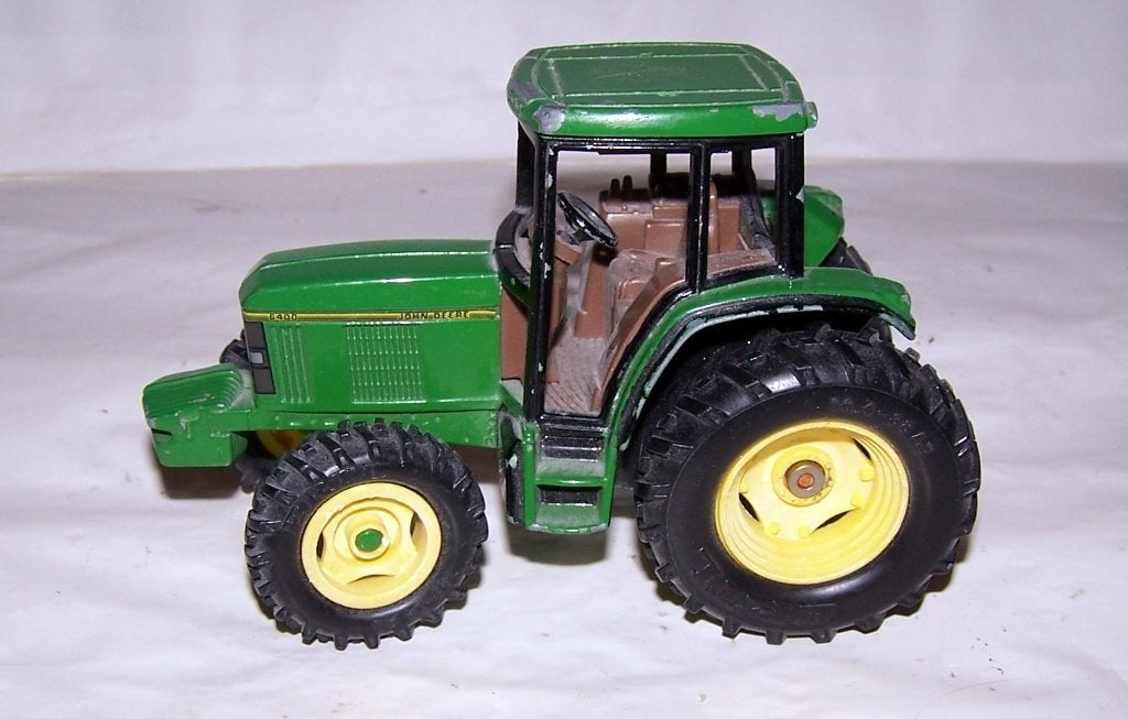 Prachtig model John Deere 6400. Diecast. Izgs., Hobby en Vrije tijd, Ophalen of Verzenden, Zo goed als nieuw, Tractor of Landbouw