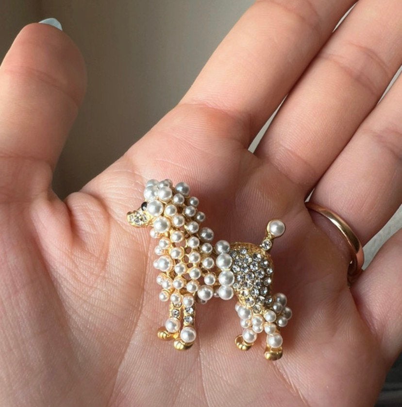 Vintage - Stijl Poedel Broche met Parels en Strass, Met strass, Overige materialen, 4 tot 7 cm, Ophalen of Verzenden