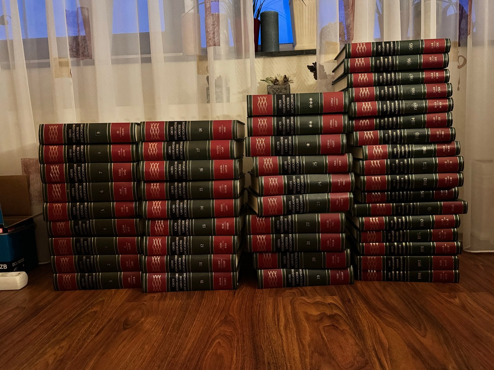 Nederlandse Larousse Encyclopedie - Complete set, Ophalen, Zo goed als nieuw, Algemeen, Complete serie