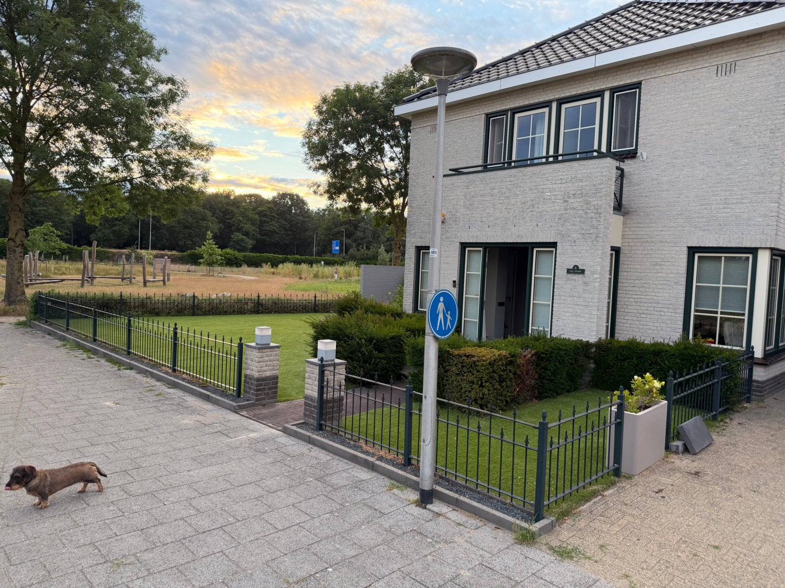 Sierhekken te koop donkergroen met betonpoeren compleet, Ophalen, Gebruikt, IJzer, Sierhekwerk