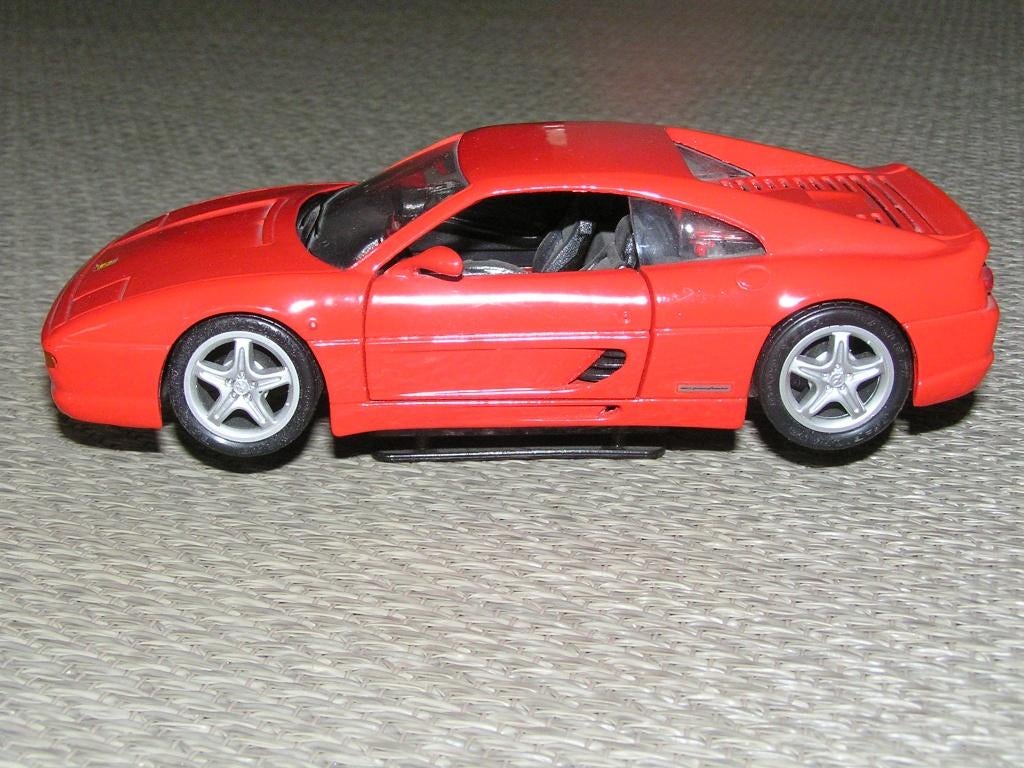 Ferrari F355 Berlinetta 1:24., Hobby en Vrije tijd, Modelauto's | 1:24, Ophalen of Verzenden, Nieuw, Auto, Maisto