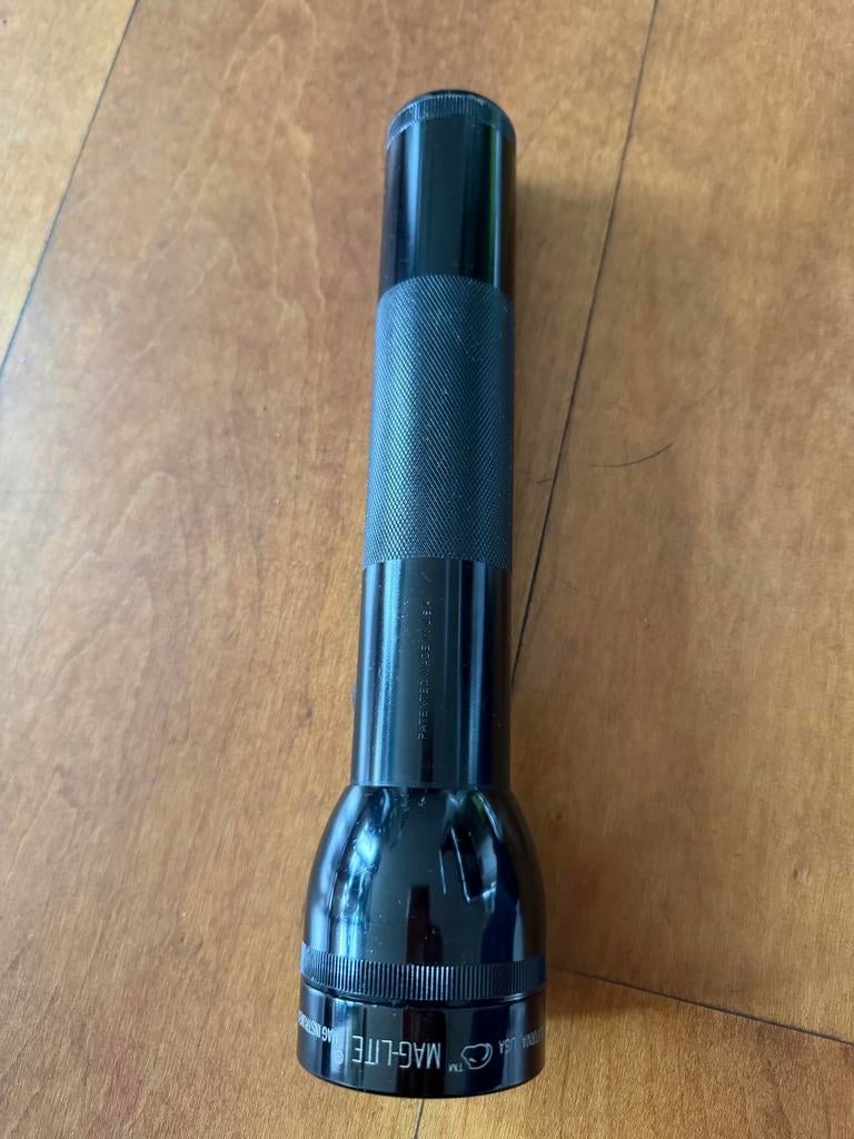 Mag-Lite zaklamp 25 cm met nieuwe batterijen, Ophalen of Verzenden, Gebruikt, Batterij