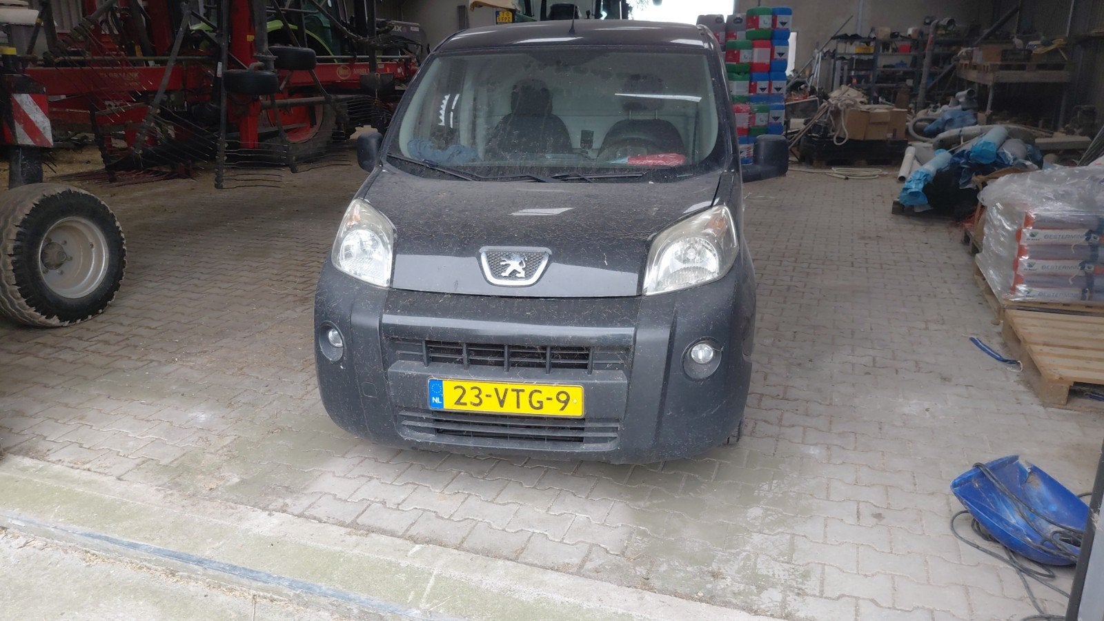 Peugeot Bipper. koppeling defect!, Auto's, Voorwielaandrijving, 4 cilinders, 400 kg, 68 pk