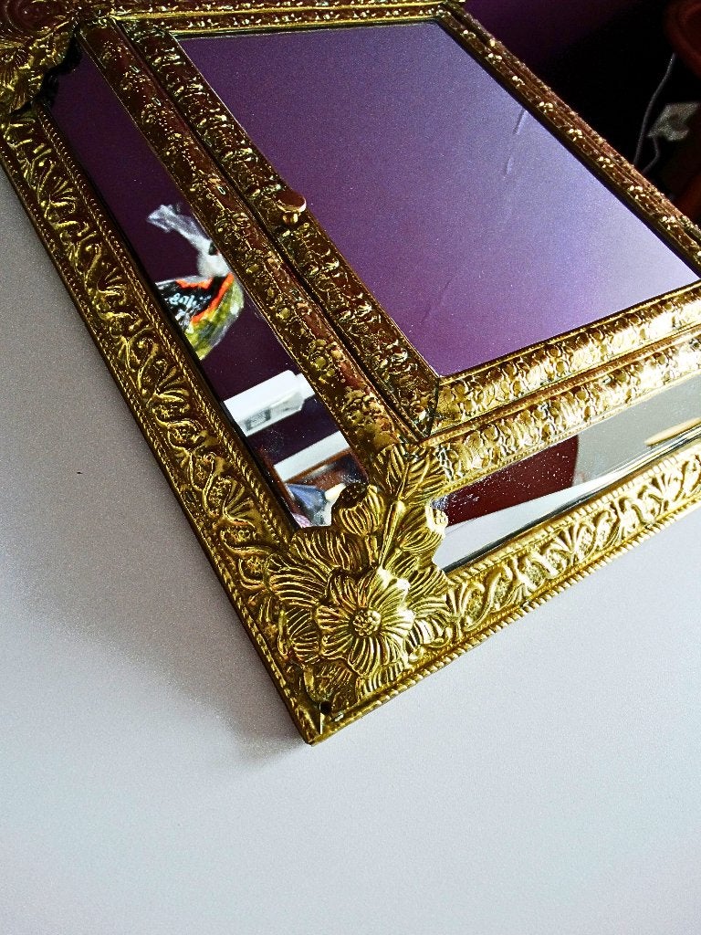 Vintage barokstijl wandspiegel met kastje – messing, Minder dan 50 cm, Gebruikt, Ophalen of Verzenden, Minder dan 100 cm