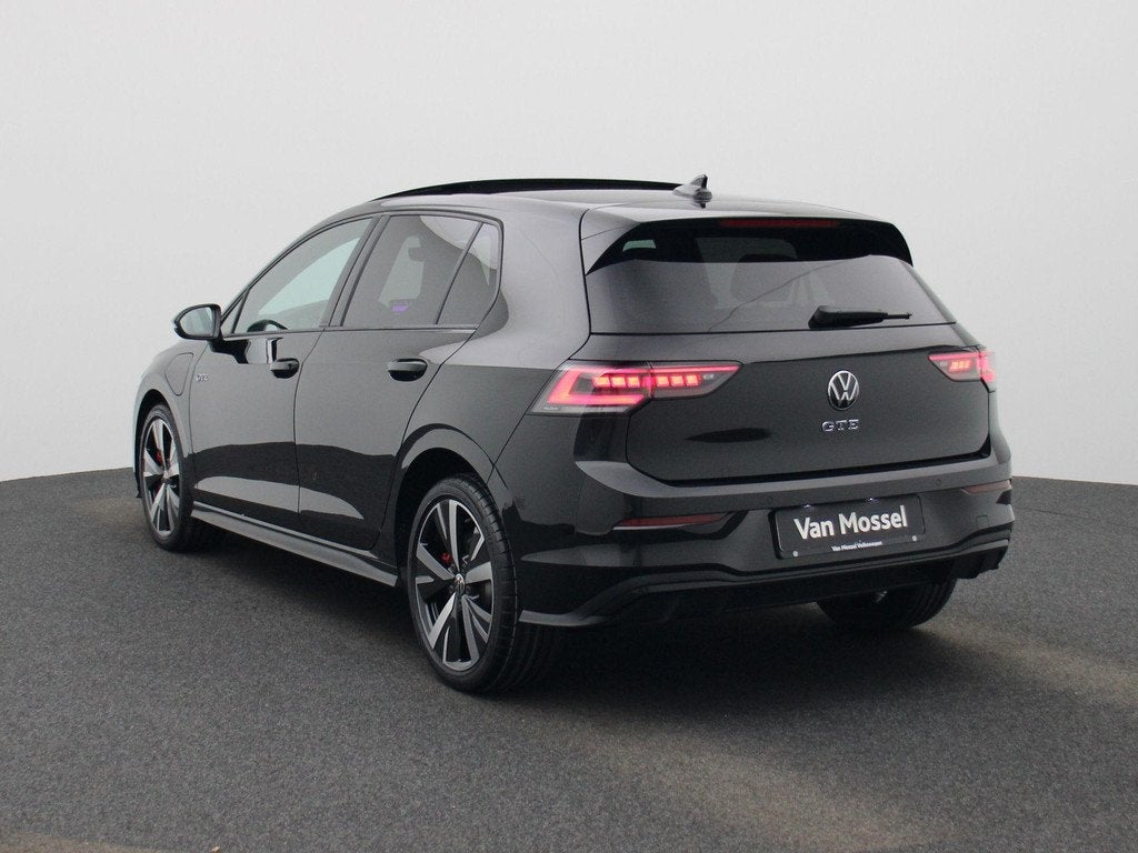 Volkswagen Golf 1.5 eHybrid GTE 272 PK | DEMO | VOLLEDIG LED, 12 maanden, 1498 cc, 4 cilinders, 150 min