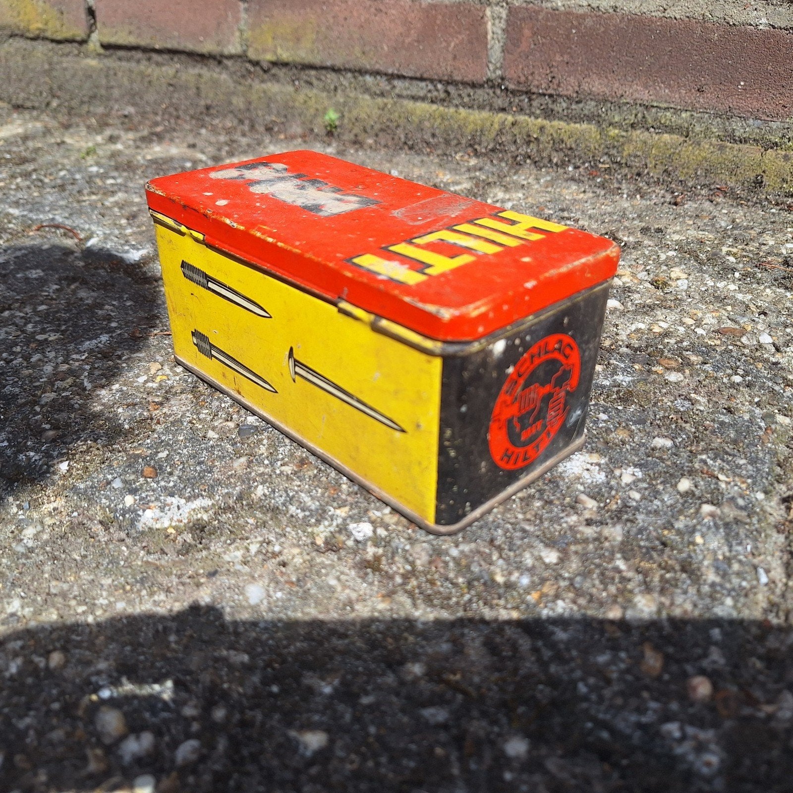 Vintage Hilti gereedschapsblikje met inhoud, Ophalen of Verzenden