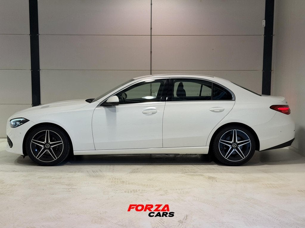 Mercedes-Benz C-klasse 180 Avantgarde | LED | Camera | Dodeh, Auto's, Automaat, Gebruikt, 4 cilinders, Wit