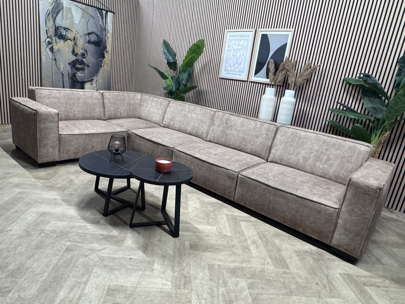 ZGAN Modulaire Velvet Elementen Hoekbank - Beige - 293 x 293, Huis en Inrichting, Banken | Bankstellen, -, Velvet elementen modulaire hoekbank hotel chiq modern beige