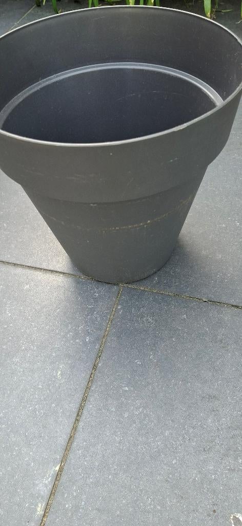 Bloempot voor op het terras of balkon, Kunststof, Gebruikt, Rond, Minder dan 40 cm
