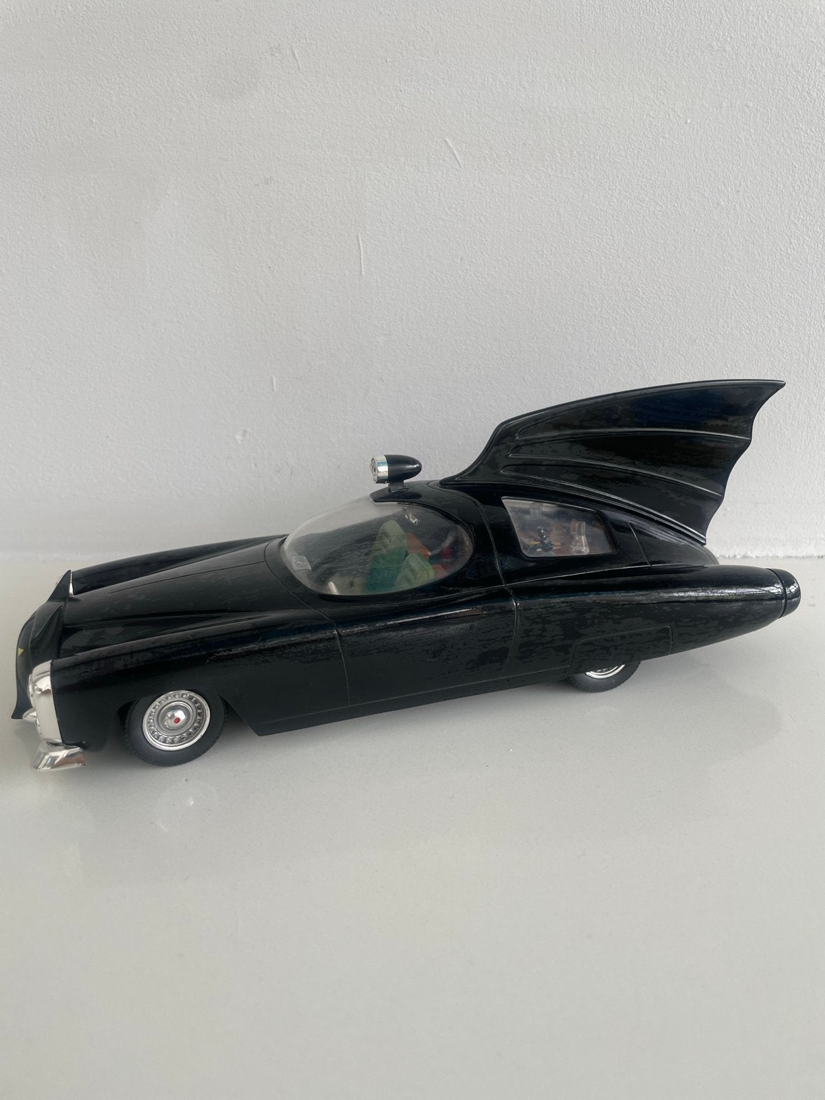 Johnny Lightning Batmobile 1:24 Die-cast Model Kit, Ophalen of Verzenden, Nieuw